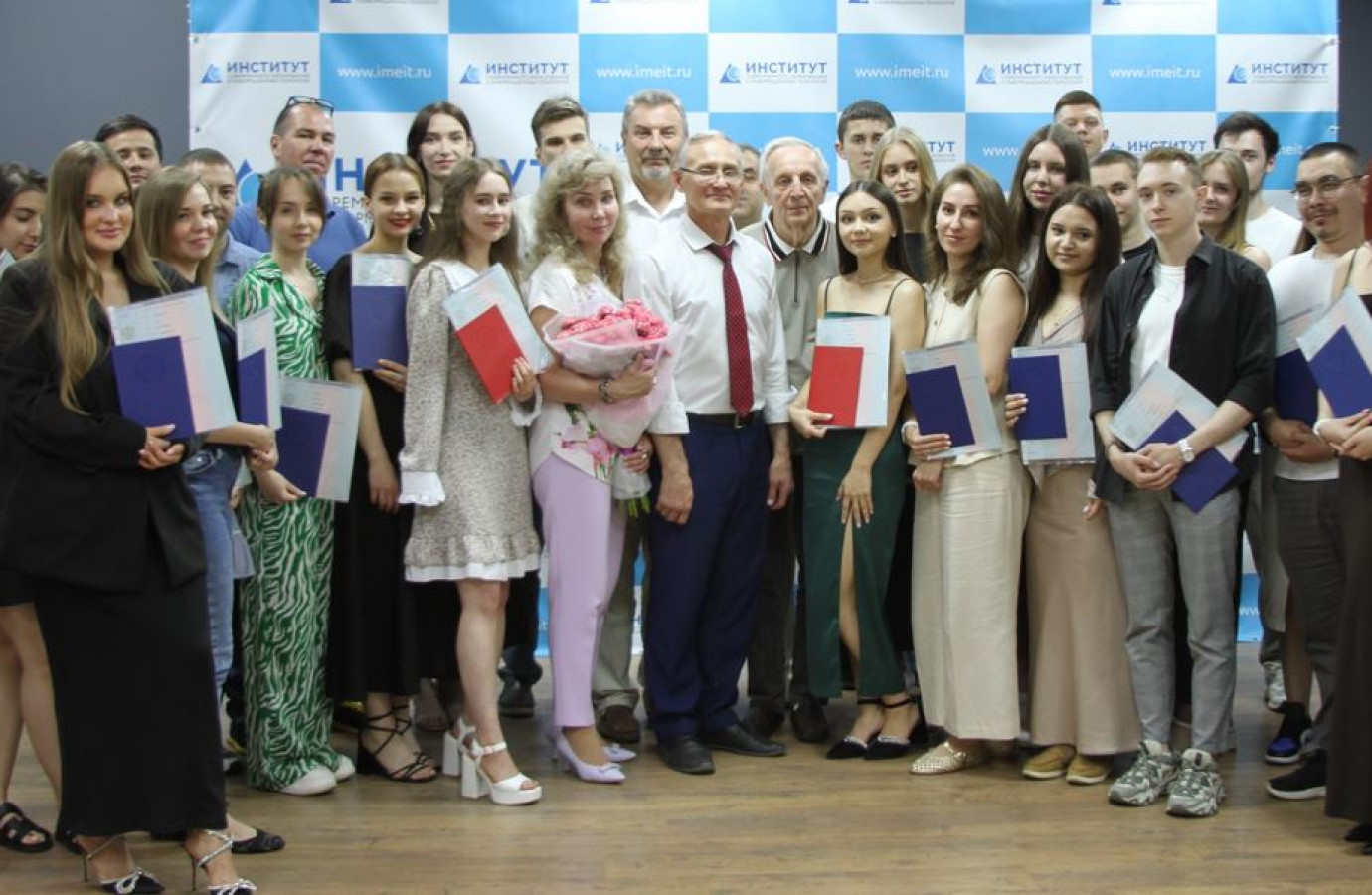 Вручение дипломов. Менеджмент. Выпуск-2025