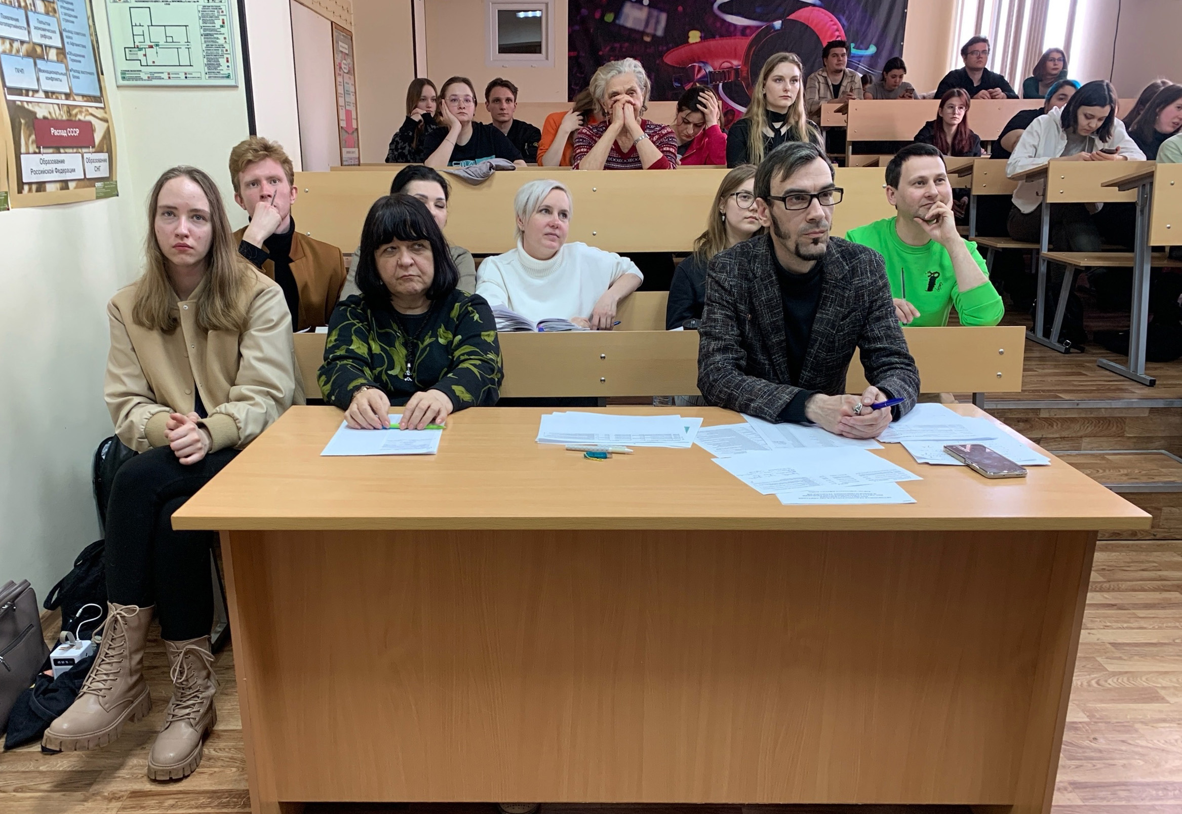 Предзащиты дипломных проектов у дизайнеров Предзащиты дипломных проектов у дизайнеров