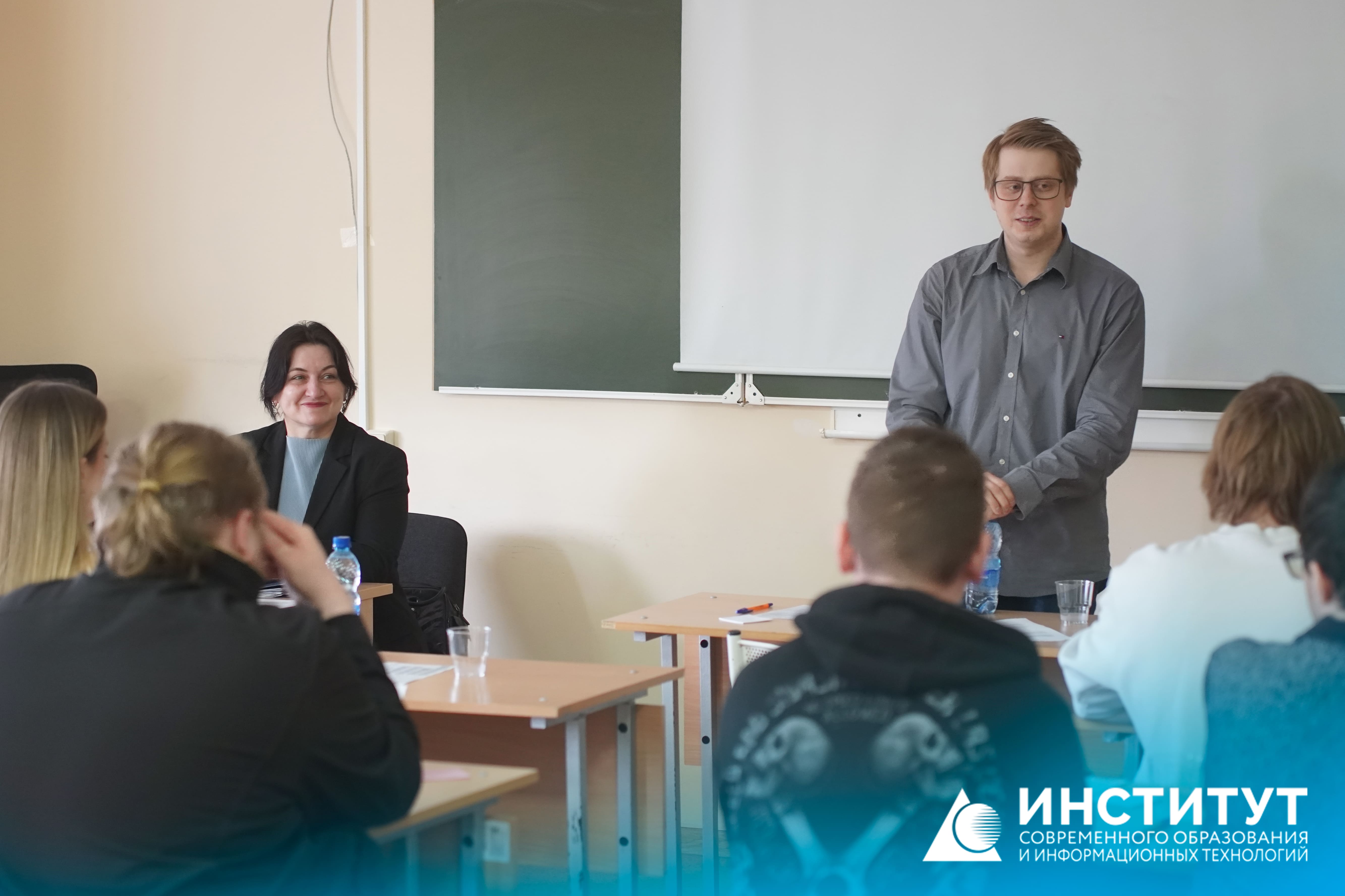 Студенты Института современного образования и информационных технологий приняли участие в деловой игре &laquo;Карточная корпорация&raquo;