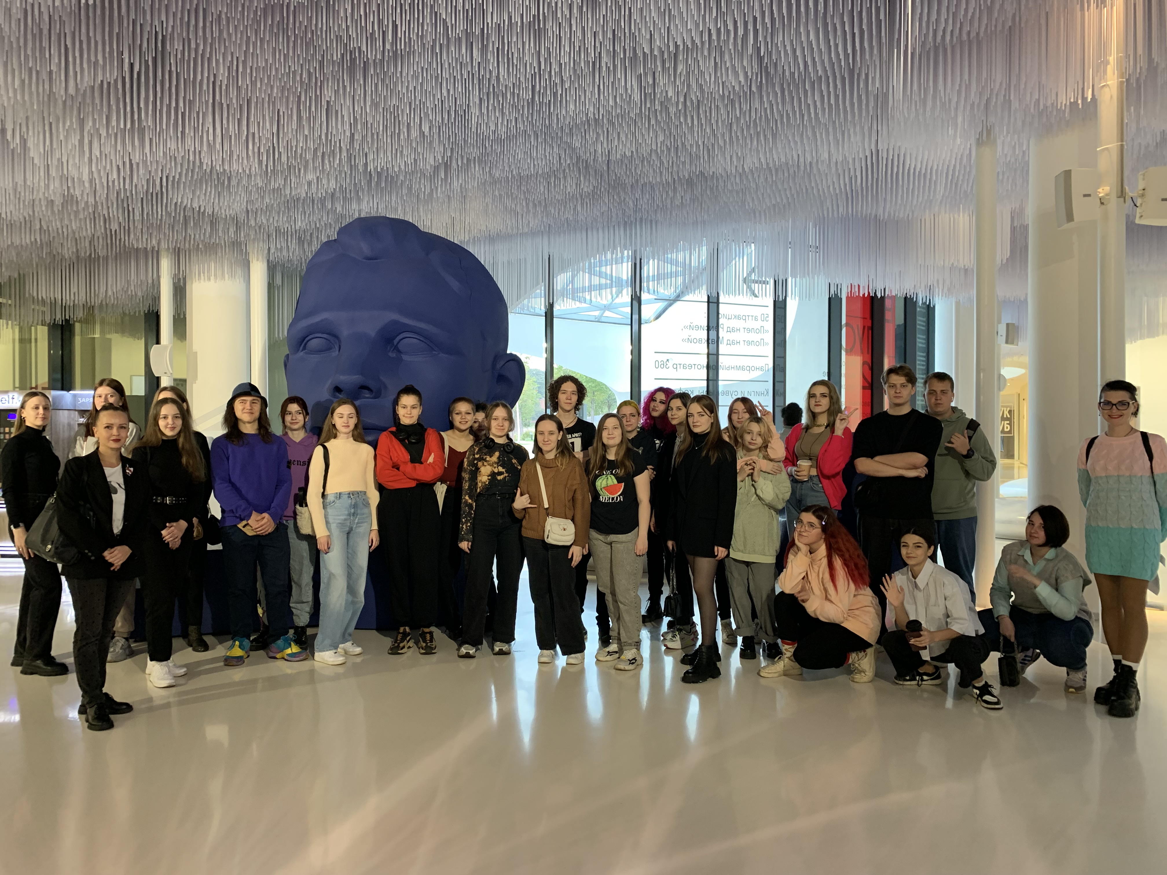 Выездное занятие студентов кафедры дизайна в Парк &laquo;Зарядье&raquo; на выставку &laquo;ВЫПУСК &lsquo;22&raquo;