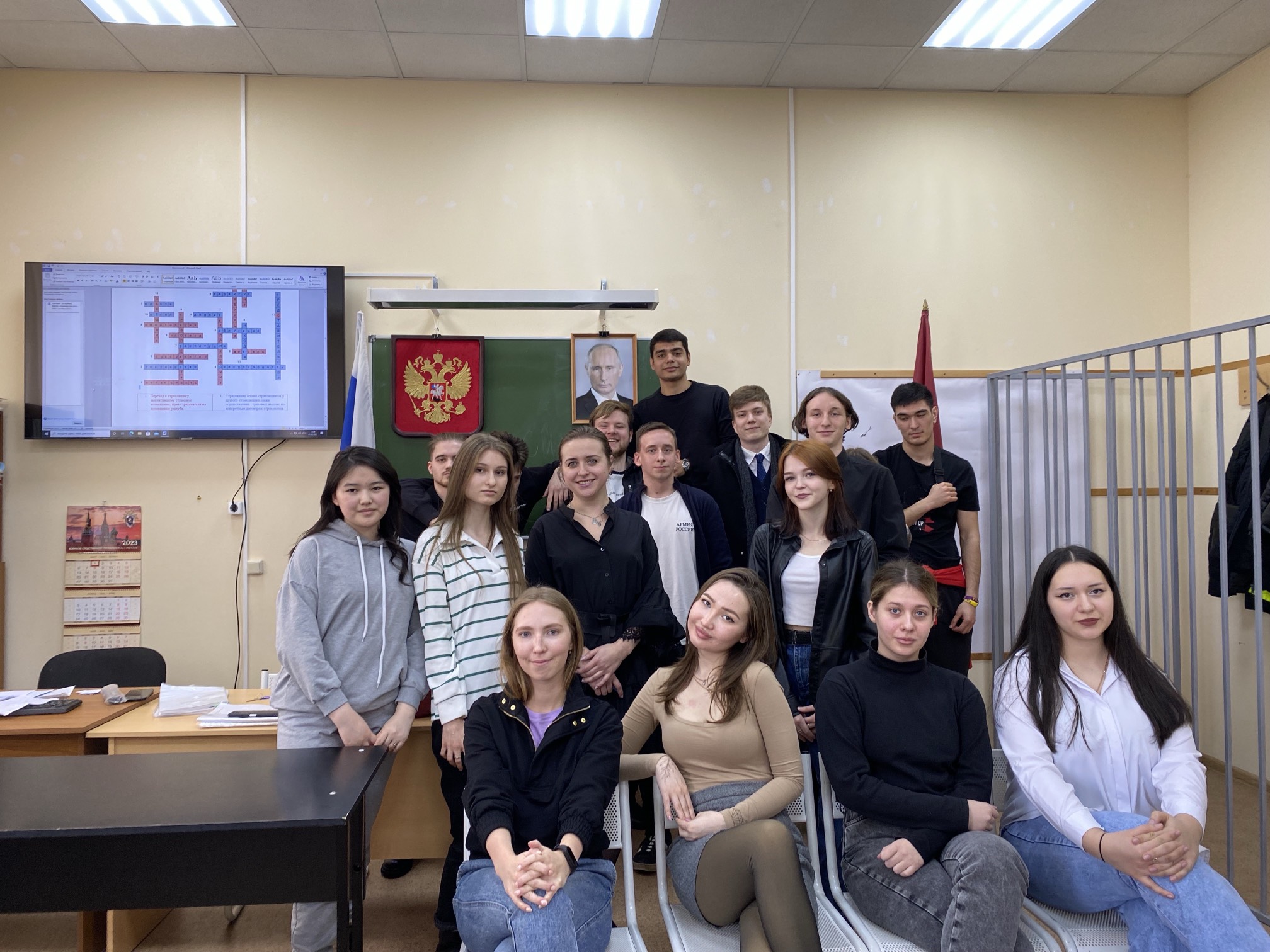 На кафедре гражданско-правовых дисциплин прошел интеллектуальный турнир, чтобы узнать, кто более интеллектуально подкован – девушки и парни?