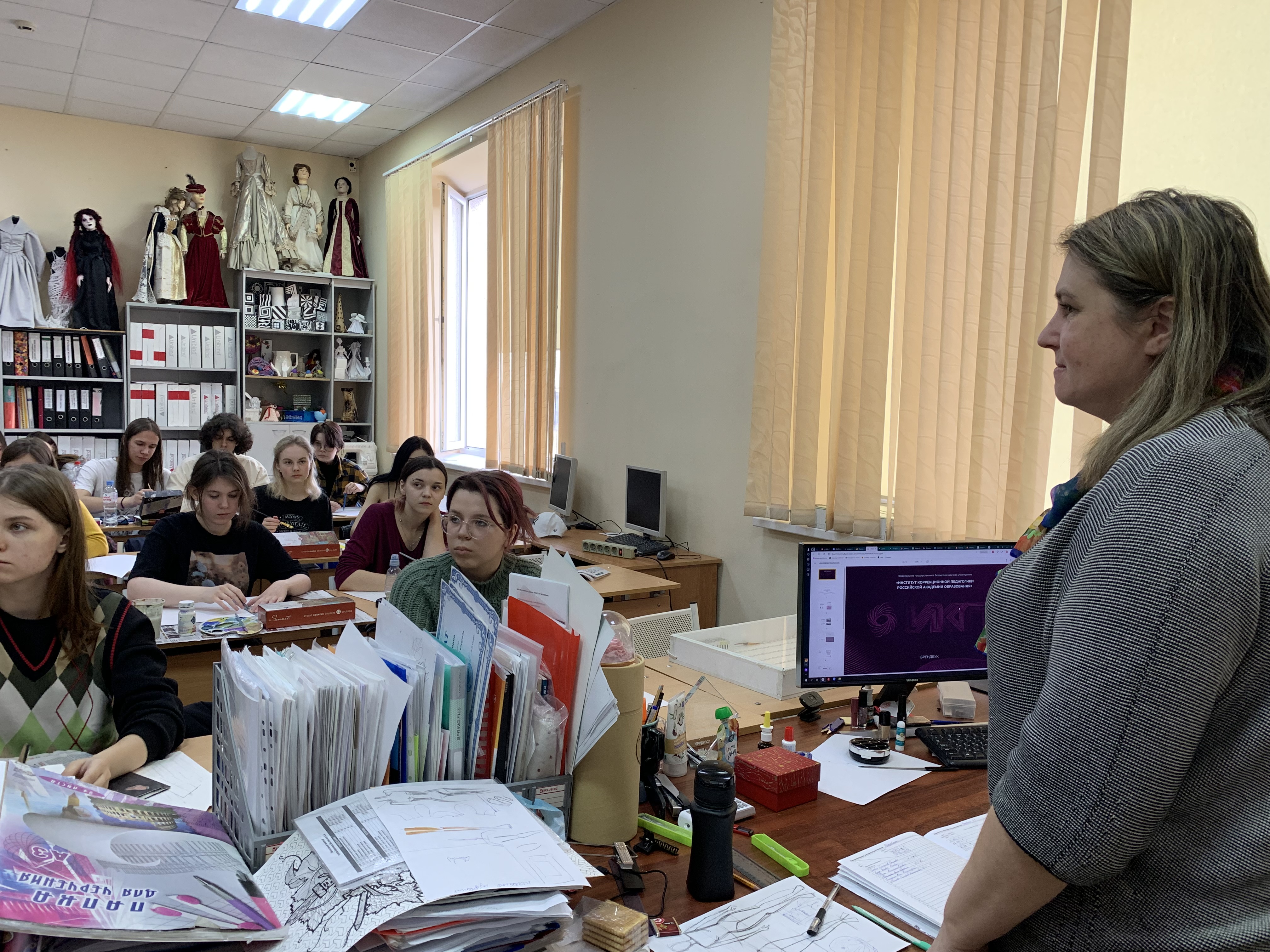 На кафедре дизайна состоялась встреча с Голубчиковой Анастасией Валентиновной д.т.н., профессором, заведующей лабораторией технологий и средств психолого-педагогической абилитации ФГБНУ «Институт коррекционной педагогики Российской академии образования» На кафедре дизайна состоялась встреча с Голубчиковой Анастасией Валентиновной д.т.н., профессором, заведующей лабораторией технологий и средств психолого-педагогической абилитации ФГБНУ «Институт коррекционной педагогики Российской академии образования»