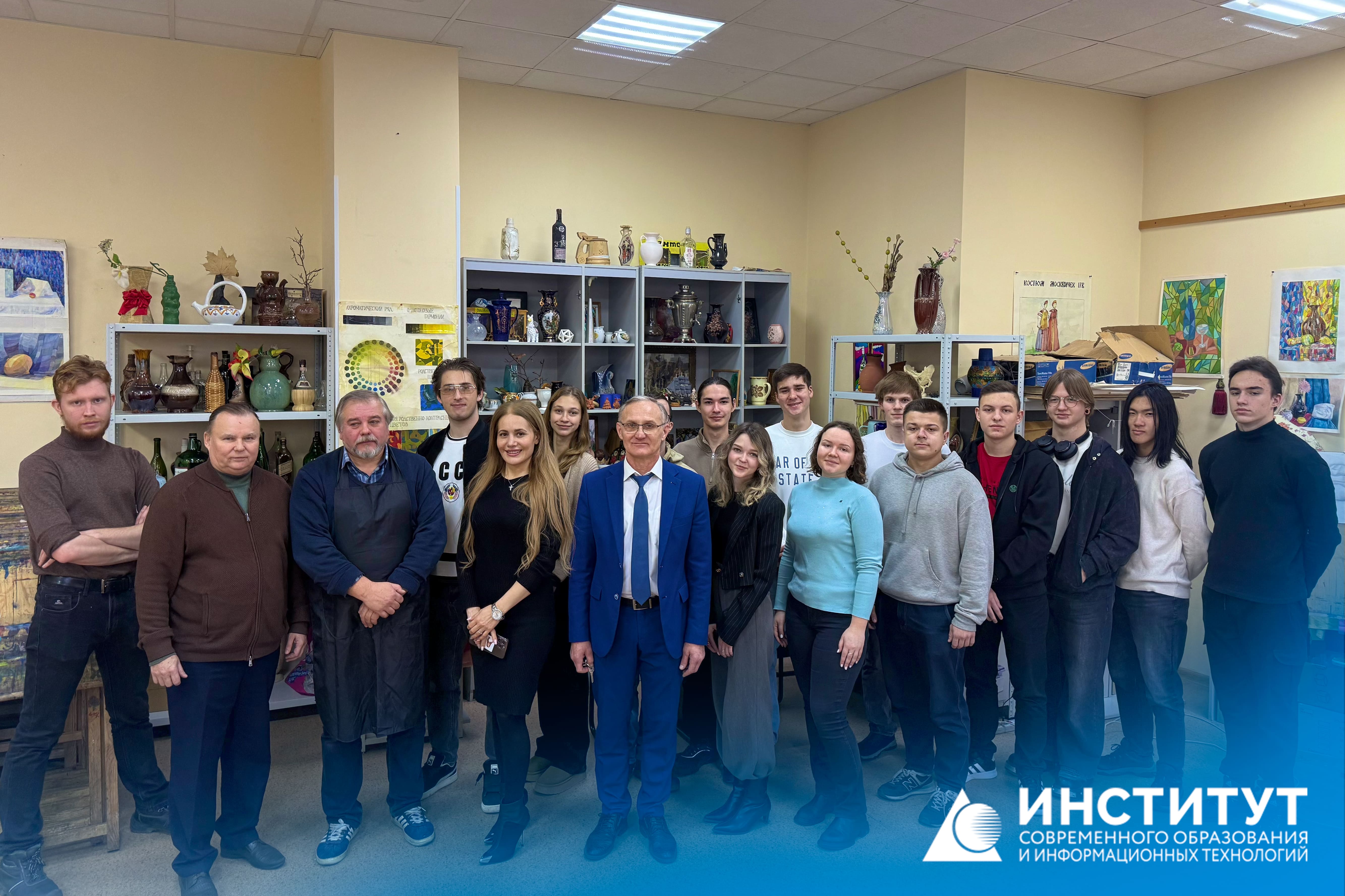 Совместный мастер-класс кафедры уголовно-правовых дисциплин и кафедры дизайна на тему: «Методика снятия слепка с руки»