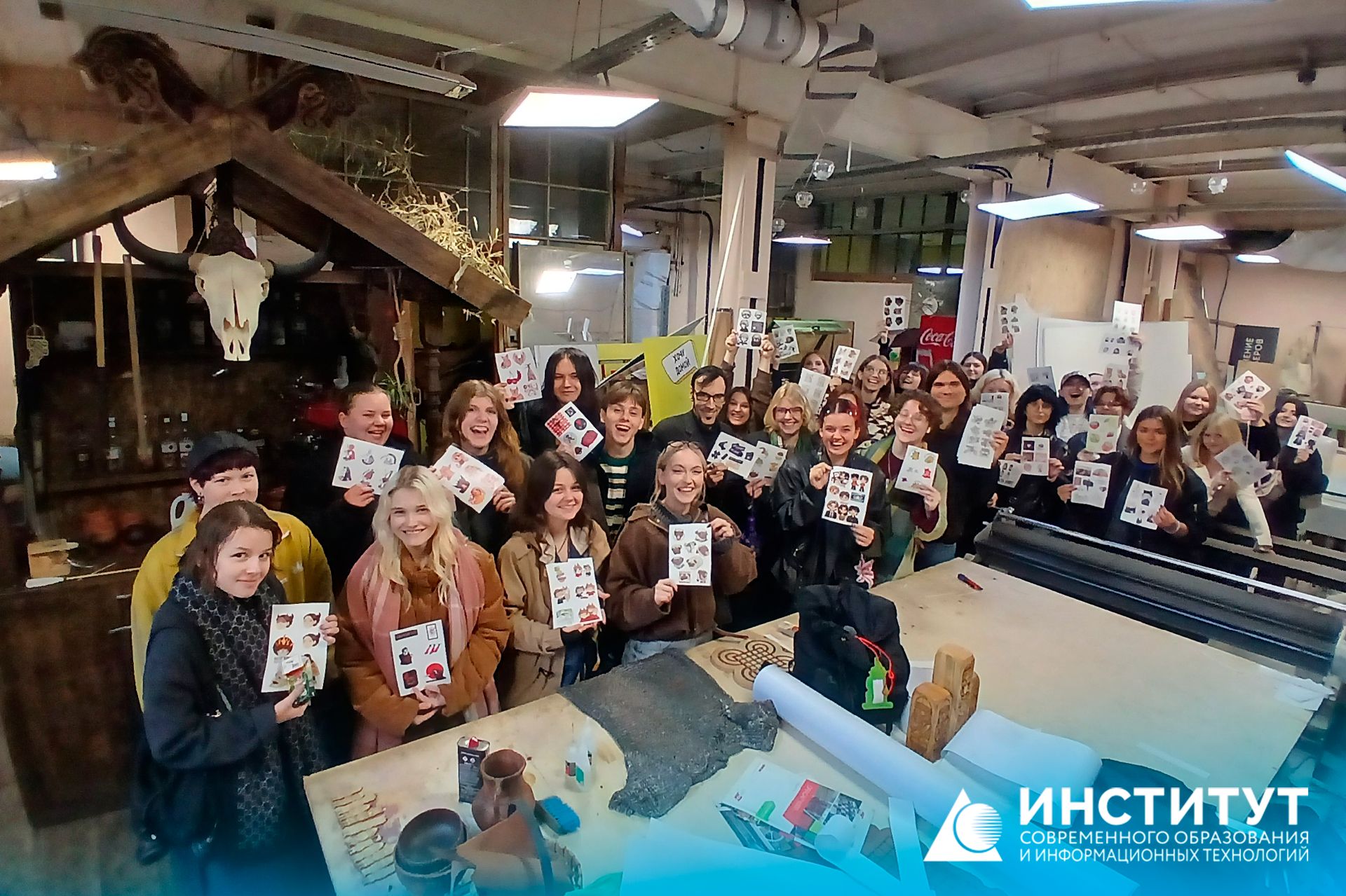 Выездное занятие дизайнеров на производстве наружной рекламы