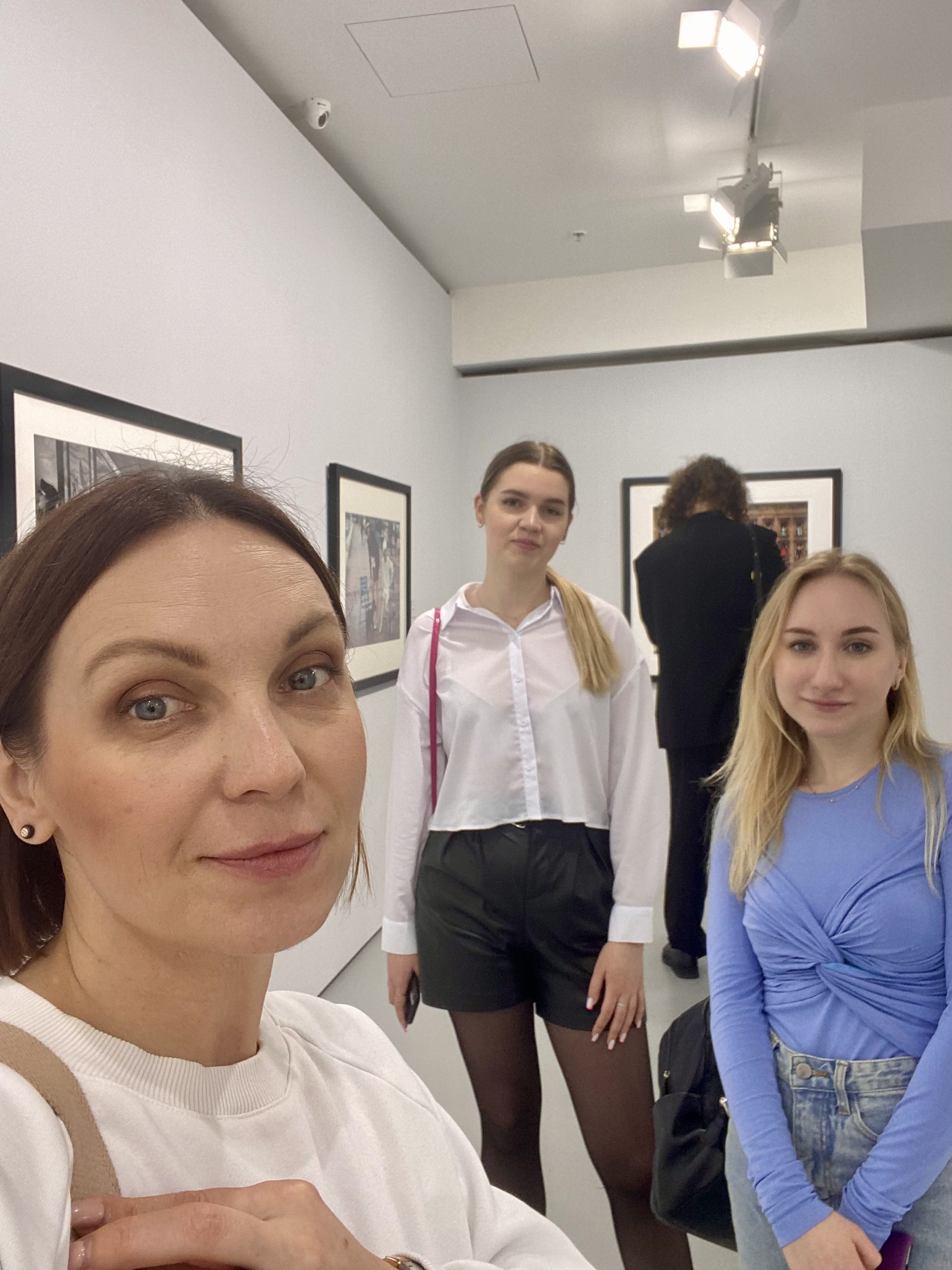 Студенты кафедры сервиса на уникальной фотовыставке Студенты кафедры сервиса на уникальной фотовыставке