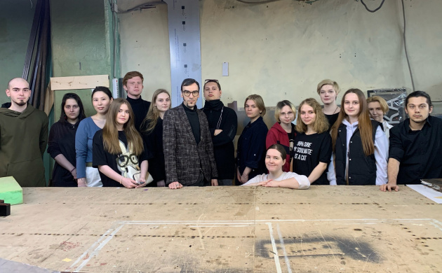 Студенты-графики посетили производство наружной рекламы и типографию | фото №10