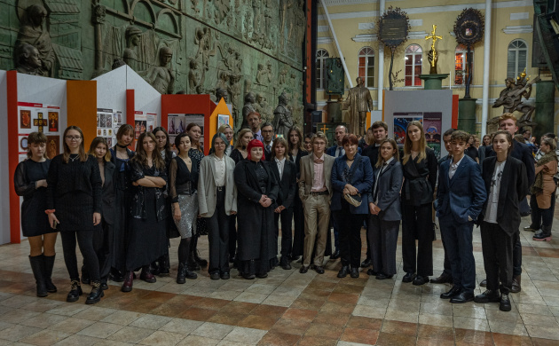 Наши дизайнеры на выставке в Российской академии художеств! | фото №3