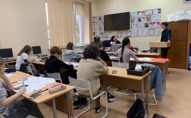 На кафедре дизайна разработают сценический костюм для артиста | фото №4