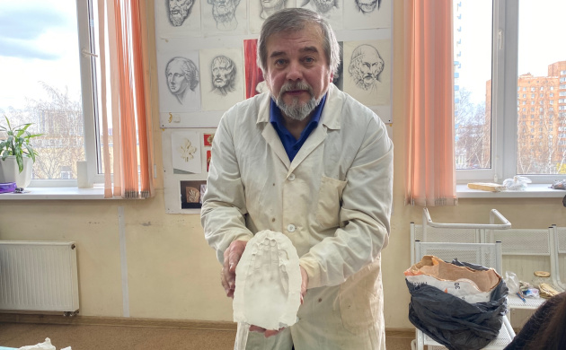 Совместный мастер-класс кафедры уголовно-правовых дисциплин и кафедры дизайна на тему: &laquo;Методика снятия слепка с руки&raquo; | фото №5