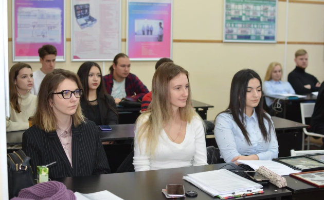 Конференция на кафедре гуманитарных дисциплин на тему: «Патриотическое воспитание современной молодежи средствами культурного наследия российского общества» | фото №5