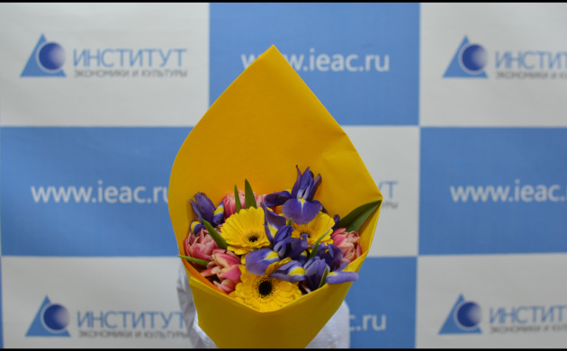 Поздравляем с Международным женским днем 8 марта 2022 года! | фото №11