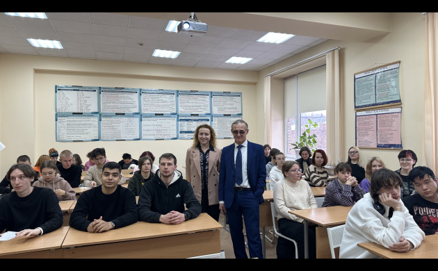 В честь государственного праздника Дня Народного Единства студенты кафедр ГПД, дизайна и психологии  провели Квиз на Единство | фото №7