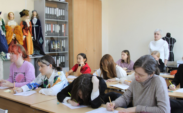 Кафедра дизайна костюма и среды провела мастер-классы в рамках &quot;Университетских суббот&quot;! | фото №9