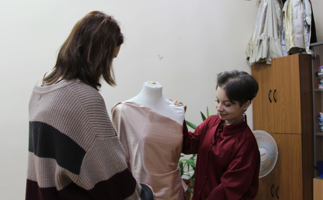 На кафедре дизайна костюма и среды прошёл мастер-класс по созданию женского образа из скандинавской мифологии! | фото №4