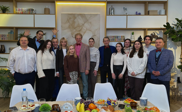 Нехмурые люди. Студенты ИСОиИТ за кулисами передачи. | фото №9