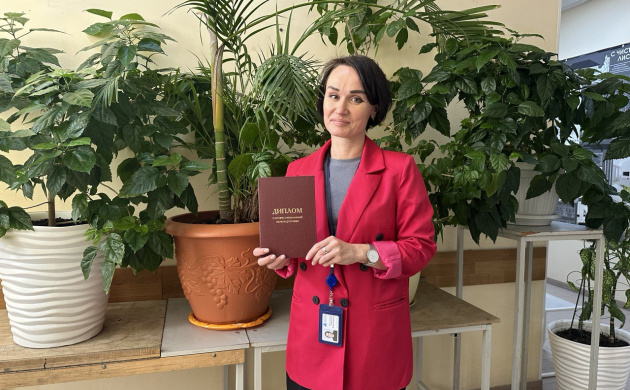 Поздравляем старшего преподавателя кафедры сервиса А.В. Мартынову с получением очередного диплома об образовании | фото №6