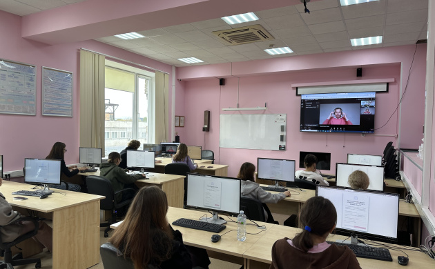 На кафедре туризма началась программа практико-ориентированных мастер-классов по изучению платформы TravelLine | фото №10