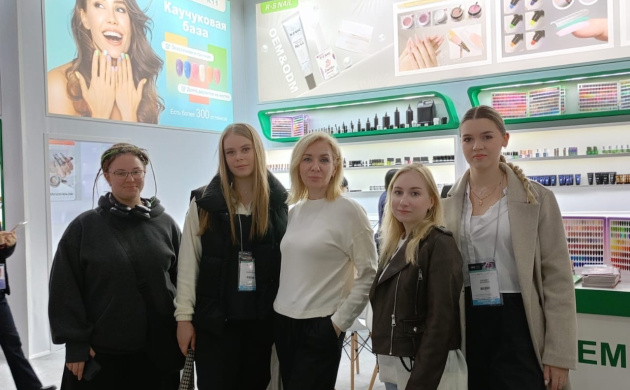 Студенты кафедры сервиса на выставке «Интершарм» | фото №11