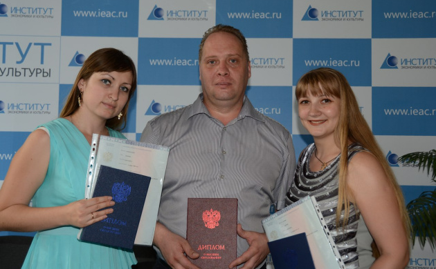 Вручение дипломов выпускникам факультета Менеджмента | фото №6