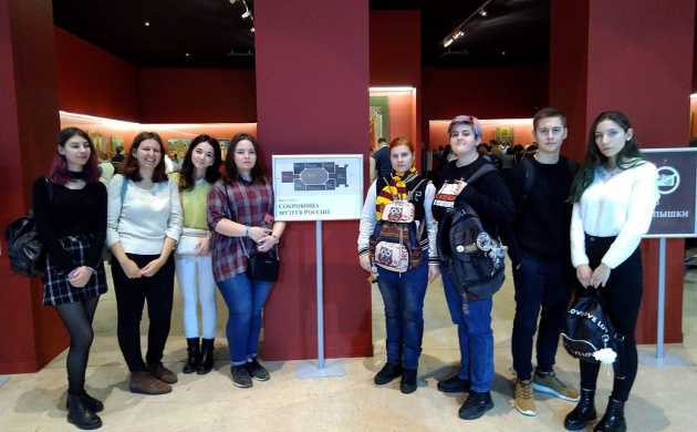 Студенты факультета Рекламы посетили выставку &quot;Сокровища музеев России&quot; | фото №4
