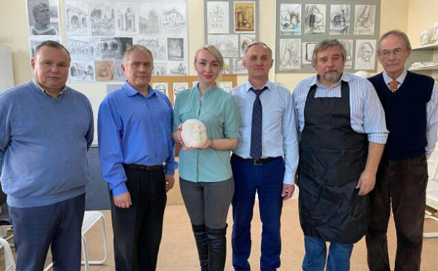 В ИЭиК состоялась отработка методики изготовления гипсового слепка лицевой части головы живой натуры с последующей отливкой модели лица | фото №10
