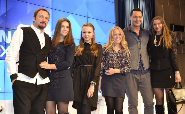 Студенты факультета рекламы и связей с общественностью задают вопросы | фото №5