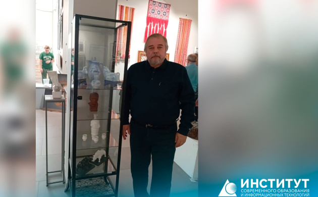 Старший преподаватель кафедры дизайна Владимир Вилков представил свои работы на юбилейной выставке МОСХ Союза Художников России | фото №1