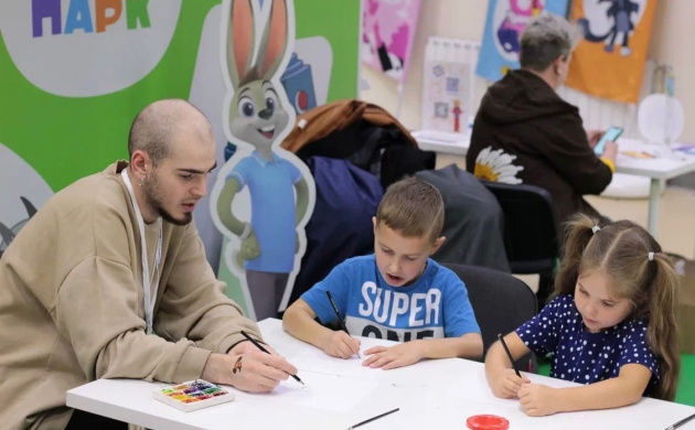 Студент 3 курса кафедры дизайна Зайчиков Егор провел мастер-классы в рамках фестиваля "Наука 0+" | фото №10