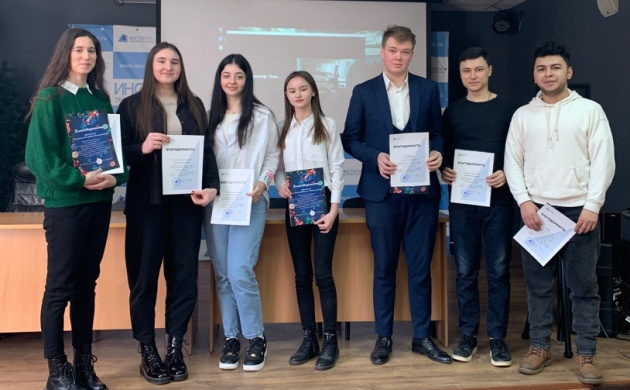 Ректор Института Владимир Серяков поблагодарил студентов за участие во Всероссийском волонтерском проекте | фото №9