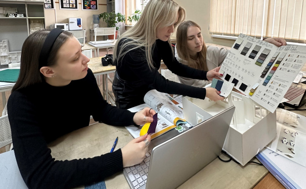 Проведение теоретического анализа на занятиях после посещения выставки | фото №3