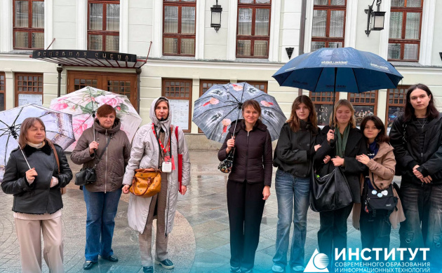 Наши дизайнеры изучают узоры женских судеб на полотне Москвы | фото №2