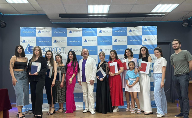 Поздравляем выпускников кафедры сервиса с получением дипломов о высшем образовании! | фото №10