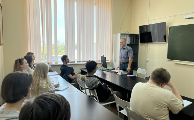 Студенты юриспруденции погрузились в мир «юридических лиц» | фото №3