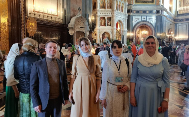 Представители ИЭиК посетили Божественную литургию в кафедральном соборном Храме Христа Спасителя | фото №11